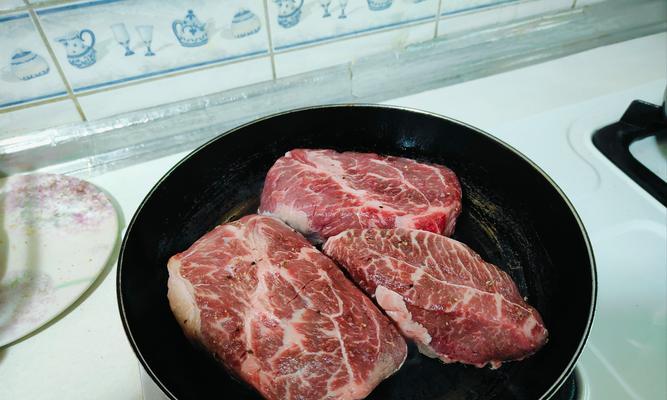 我的世界牛排制作攻略（游戏中一步步制作牛排）